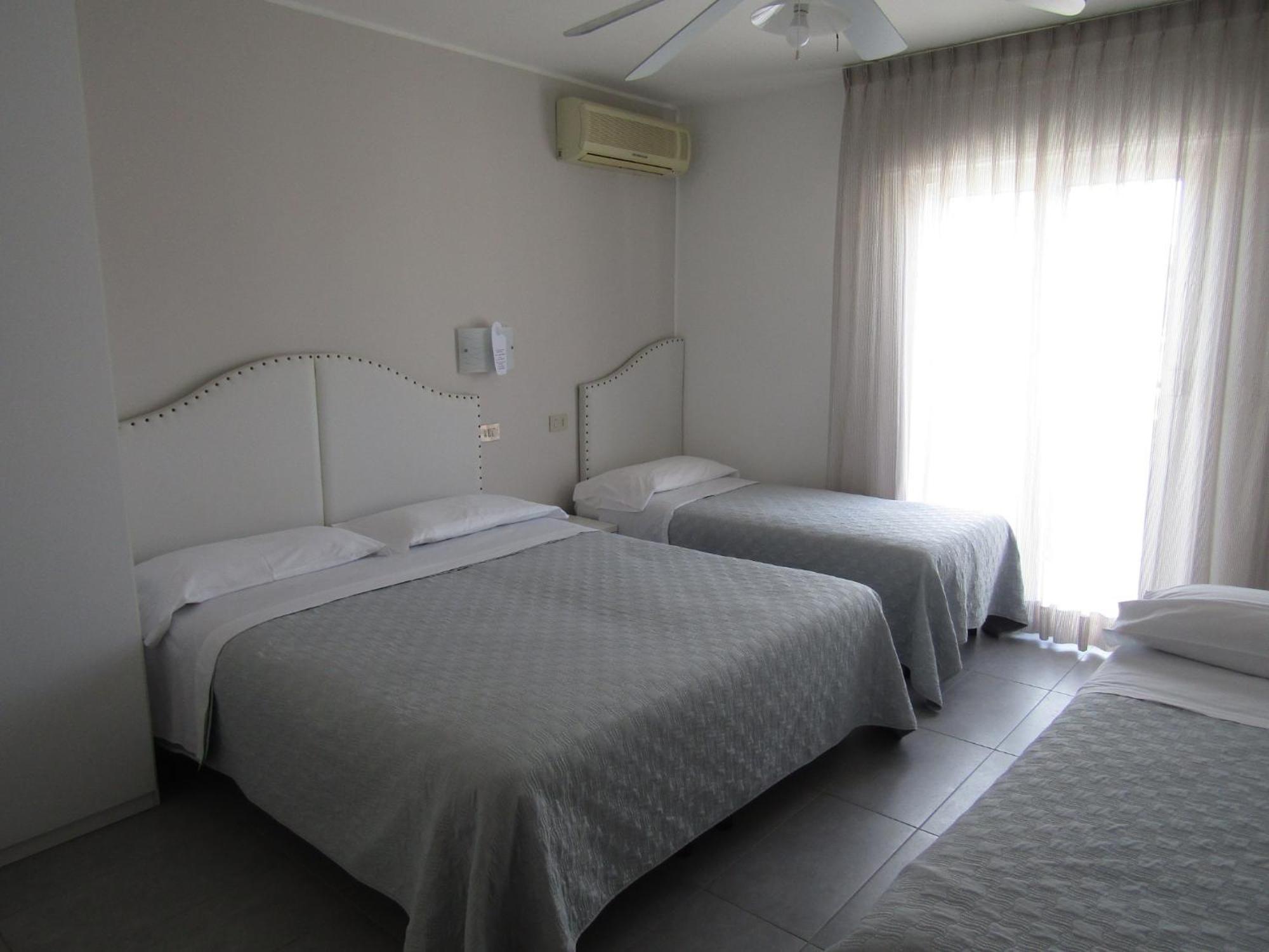 Hotel Atene Lido di Jesolo Exterior photo